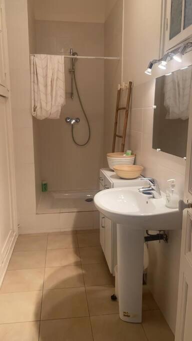 Amazing 2-Bedroom Apartment In Nice Near The Beach Luaran gambar